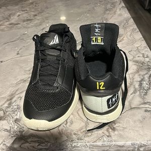 Nike Ja Morant One, size 11, black, white soul, Worn once (son quit basketball)